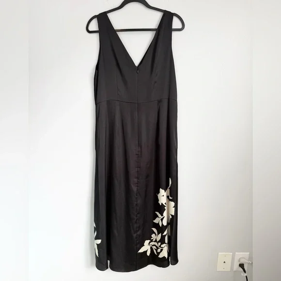 Vince Size 10 • Black Floral Satin Ruched Sleeveless Dress.